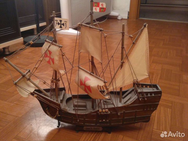 Модель корабля деревянная