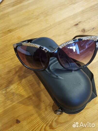 Солнцезащитные очки женские брендовые