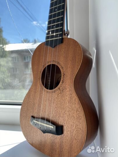 Продам укулеле enya EUS-20 сопрано с чехлом