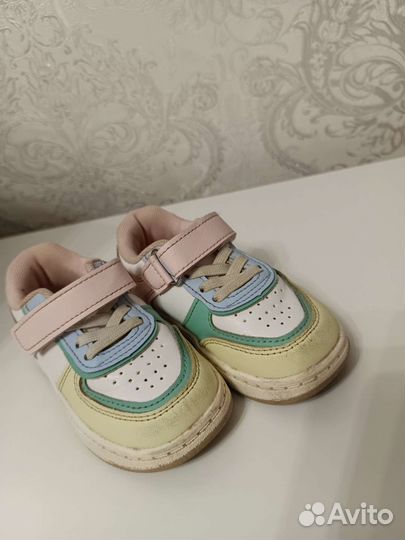 Кроссовки для девочки