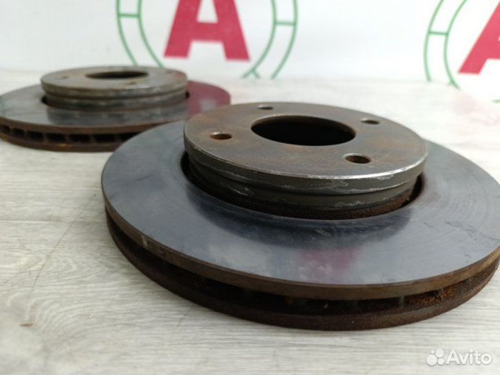 Диск тормозной передний Mitsubishi Colt Z34A 4A90