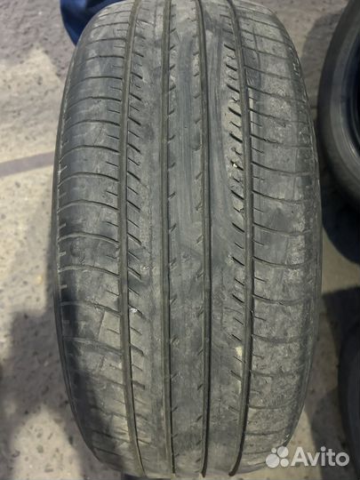 Yokohama BluEarth E70 215/55 R17 94