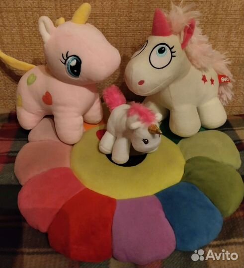 Семейка единорожек