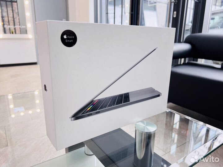 Apple MacBook Pro 2018 RU/A Идел. Магазин