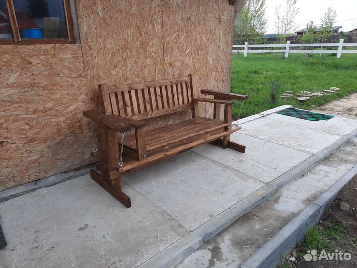 Садовые качели из дерева