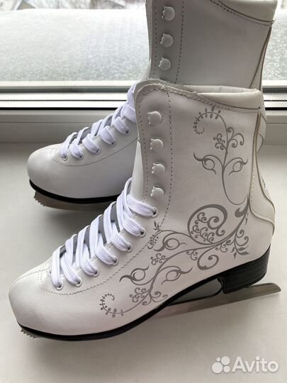 Коньки кожаные фигурные Alpha Caprice как новые