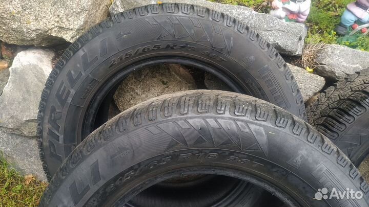 Pirelli Winter Studdable Plus 215/65 R16 98