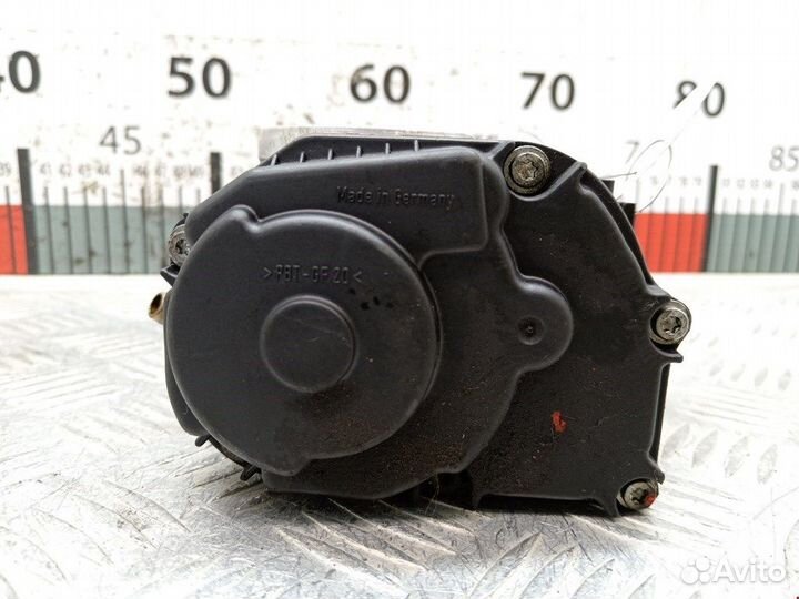 Заслонка дроссельная для Audi A3 8L 06A133064J