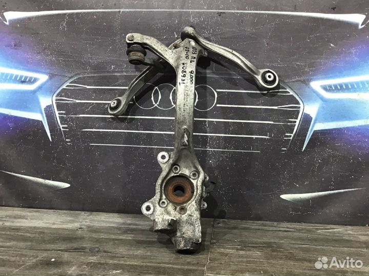 Кулак передний левый Audi A8 D3