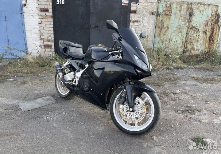 Honda cbr400rr
