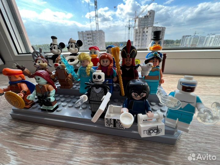 Lego minifigures 71024