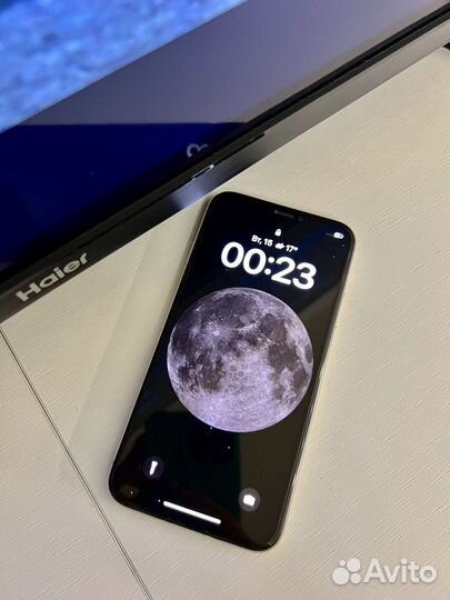 Телефон iPhone 10