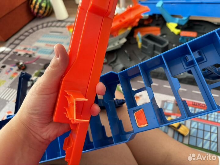 Hot wheels ultimate garage