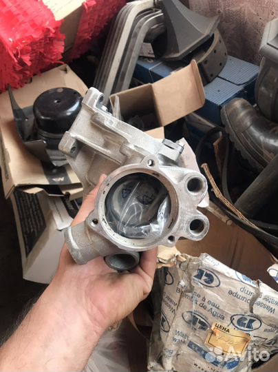 Водяная помпа mercedes G320