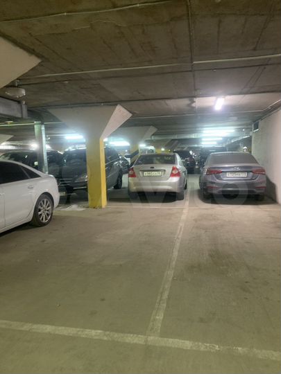 Машиноместо, 12 м²