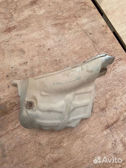 Тепловой экран коллектора Mazda CX5 KE