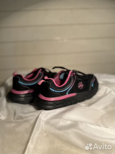 Кроссовки спортивные Time Jamp 41 размер