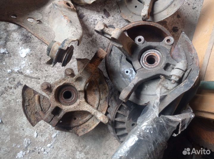 Кулак рено логан 1