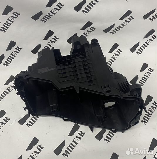 Правый корпус фары Land Rover Defender 2019-н.в