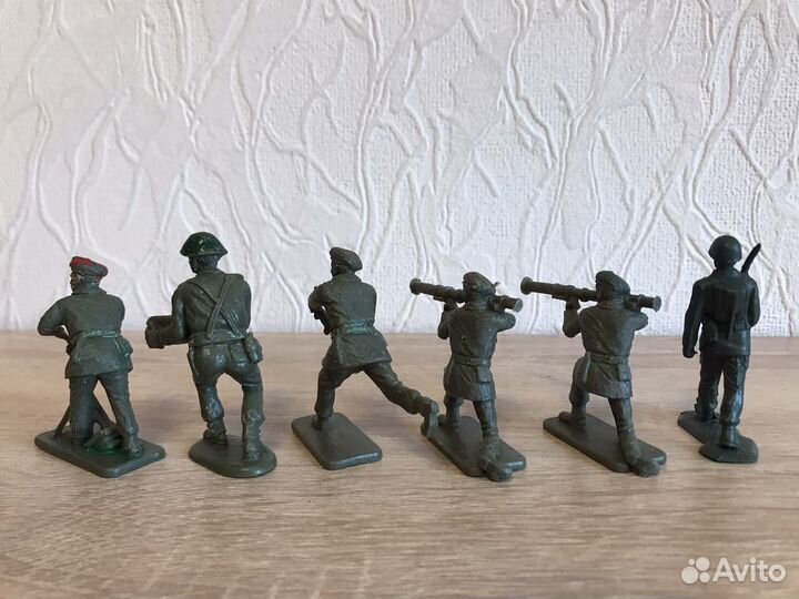 Солдатики. Пластик. Англия старые