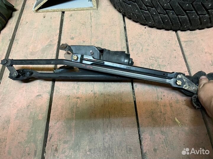 Трапеция стеклоочистителя с мотором Jeep Cherokee