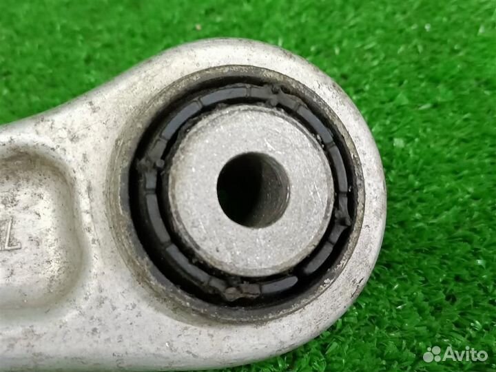 Рычаг задний поперечный верхний правый Audi Q7 (4