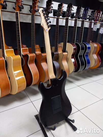 Электрогитара Новая