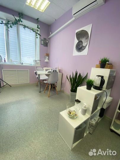 Аренда места мастера маникюра и бровиста