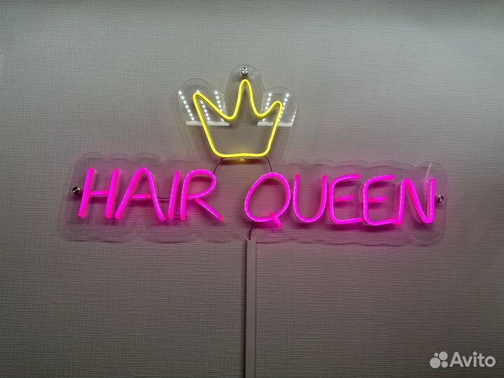 Неоновая вывеска 'Hair Queen'