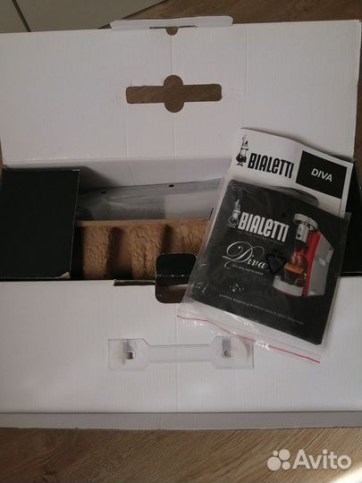 Капсульная кофемашина Bialetti diva Новая