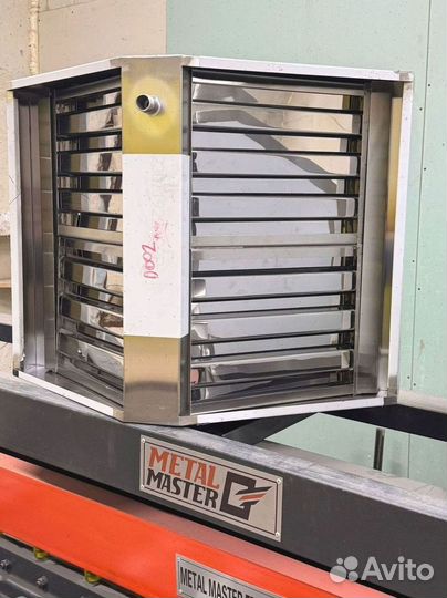 Зонт вытяжной пристенный