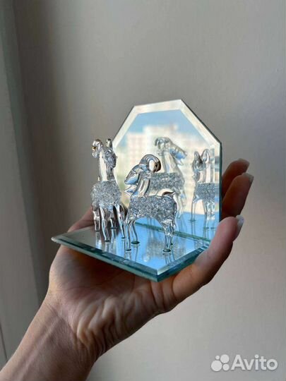 Стеклянная статуэтка