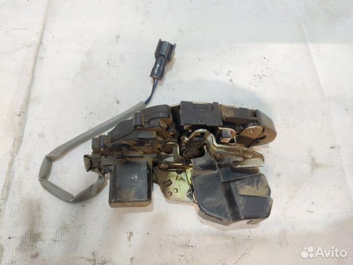 Замок двери задний правый Kia Spectra S6D 2006