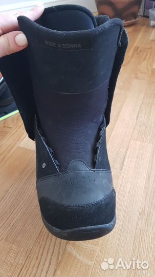 Сноуборд с креплением и ботинками