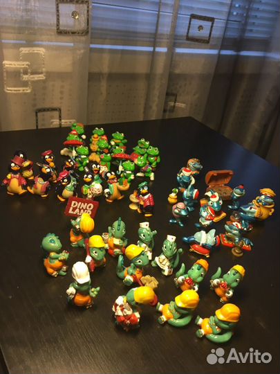 Пингвины,лягушки,акулы,динозавры из киндеров