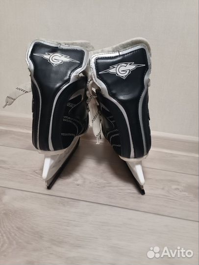 Коньки хоккейные