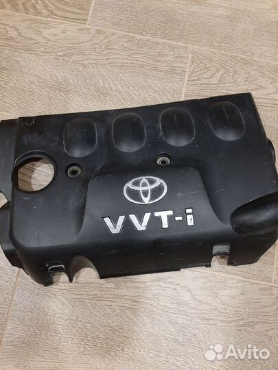 Декоративная крышка двигателя Toyota FunCargo