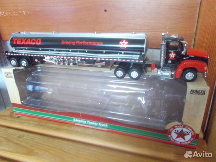 Модель 1/43 Texaco Gasoline Tanker Truck