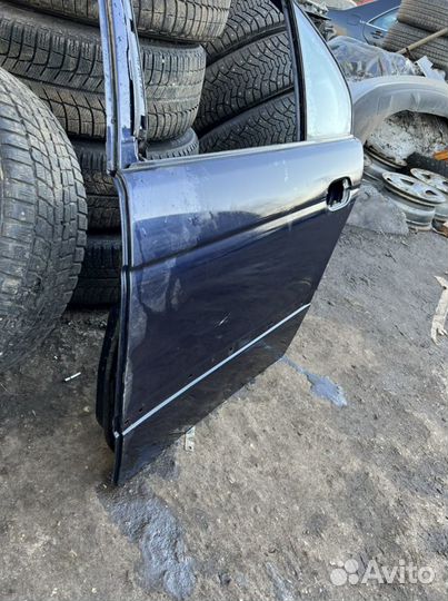 Задняя левая дверь BMW E39