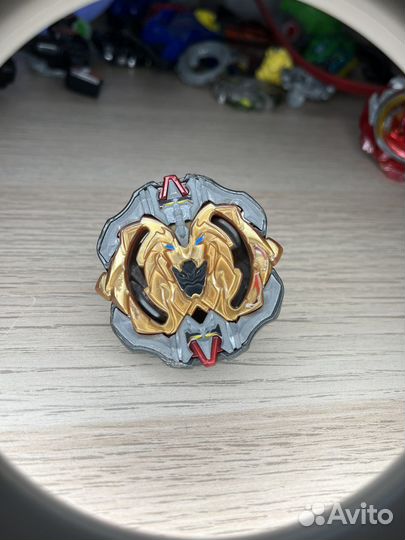 Волчок бейблэйд Takara Tomy Hercules