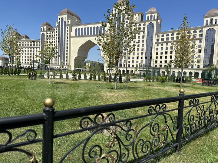 3-к. квартира, 128 м², 8/16 эт.