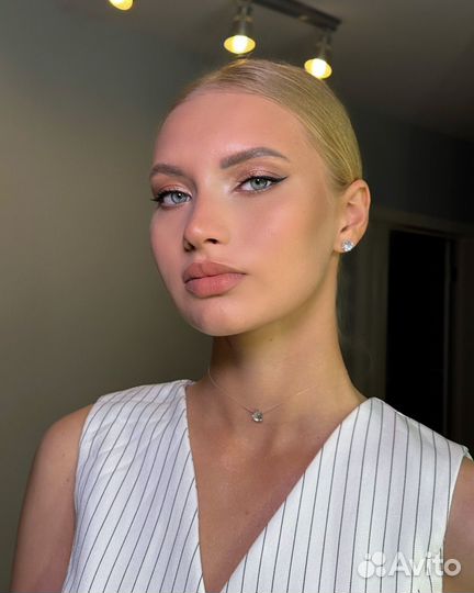 Визажист, свадебный стилист