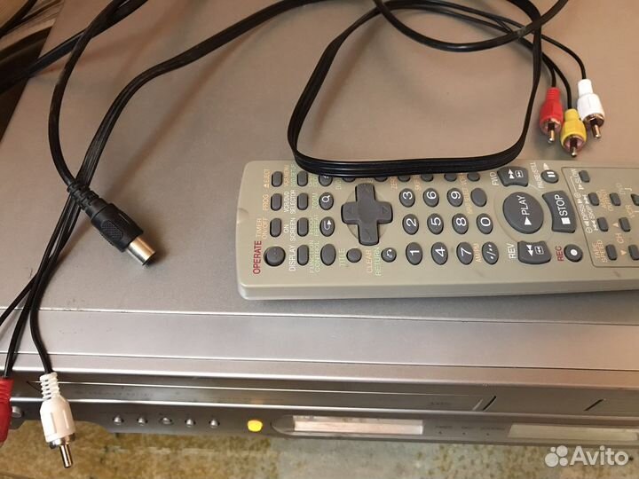 Видеомагнитофон DVD Sharp