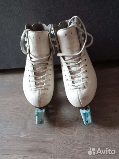 Коньки фигурные Risport 220