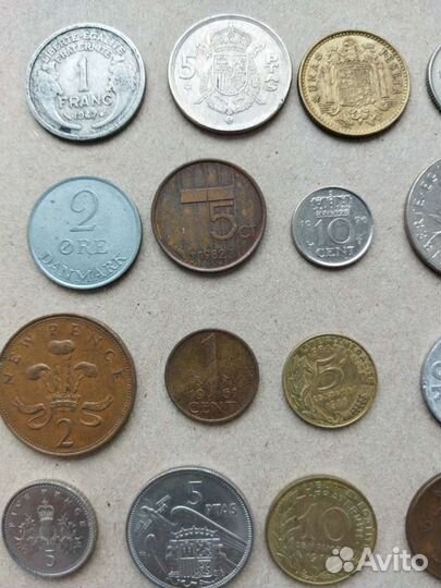 36 монет со всего мира, без повторов