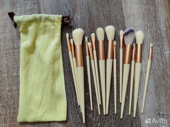 Кисти для макияжа набор
