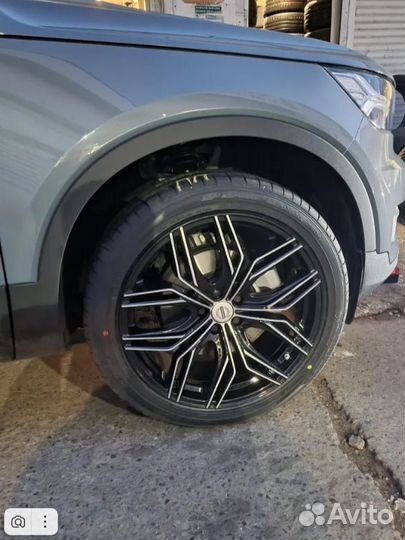 Tech Line 205 R20 / 8.5J PCD 5x108 ET 42 цо 63.4