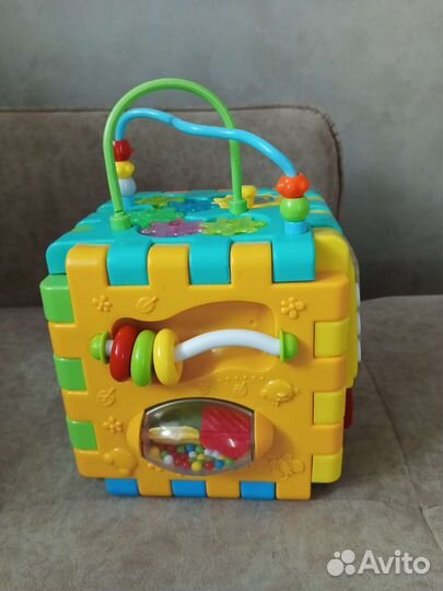 Развивающие игрушки (бизиборд)