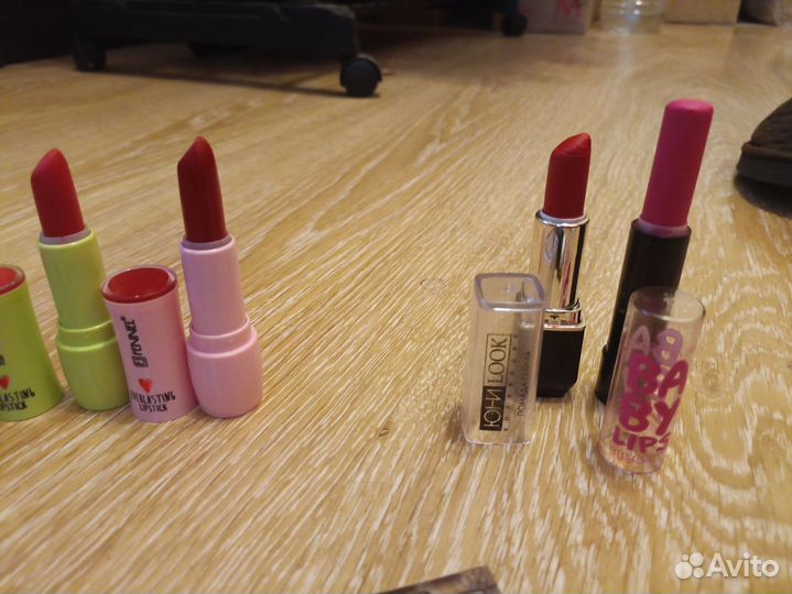 Жидкая матовая помада и блески для губ бальзамы