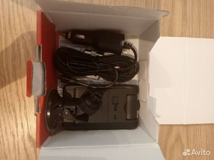 Видео регистратор Supra SCR-610